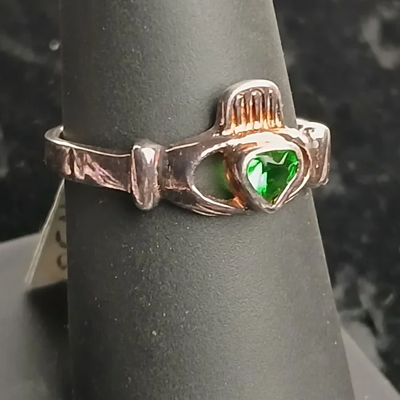 Green Heart Claddagh-Style Women's Ring - Rose Gold Sterling Silver - Picture 12 of 12